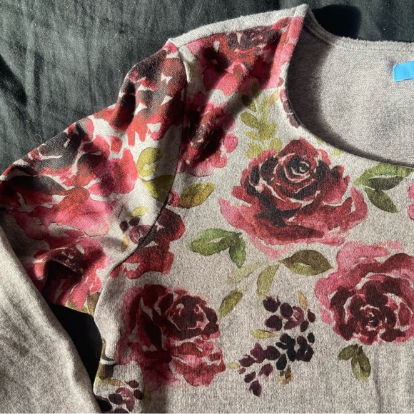 4/$20 | Penmans Soft Gray Sweater with 3/4 Sleeves and rose print - Picture 2 of 6